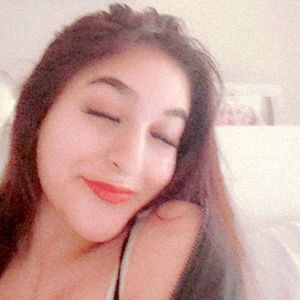 Meet your Posher, Alexia